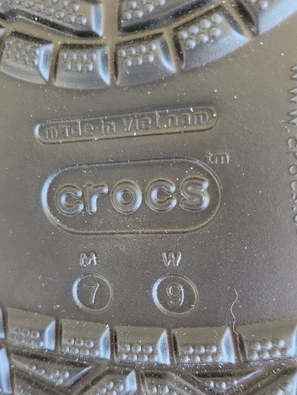CROCS  Black Clog with White Trim Size 9 Womans Size 7 Mens - Picture 2 of 9